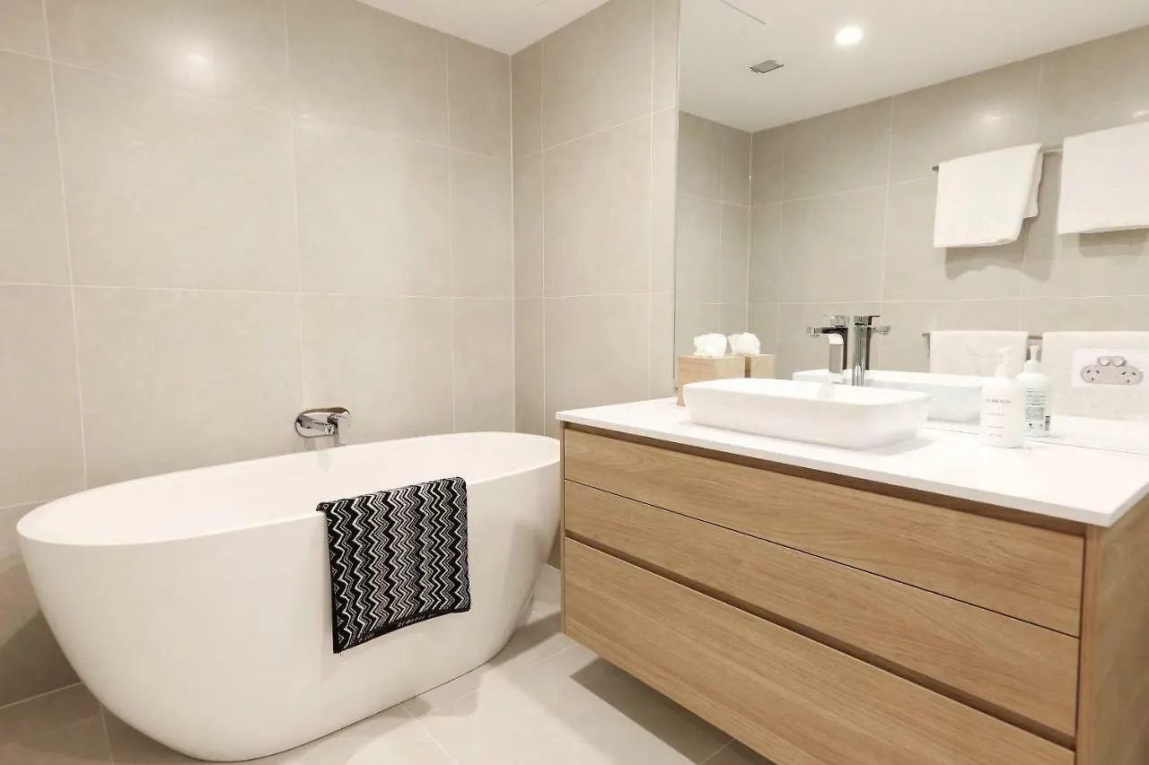 Hastings Park: Elegant Noosa Gem By The Beach 0*,  Australia